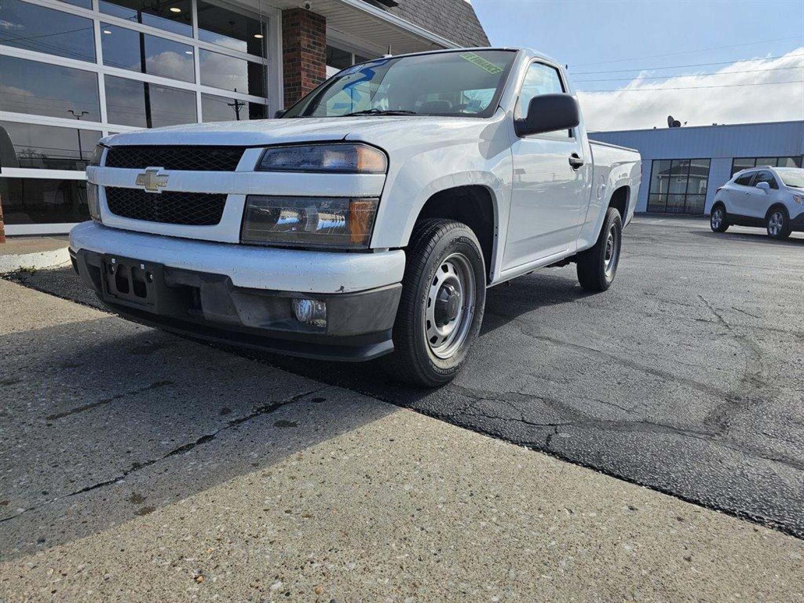 2012 White /Gray Chevrolet Colorado (1GCCSBF91C8) with an 2.9l I-4 SFI 2.9l engine, Auto transmission, located at 4163 Bardstown Rd, Louisville, KY, 40218, (502) 266-7677, 38.189991, -85.642418 - Photo #0