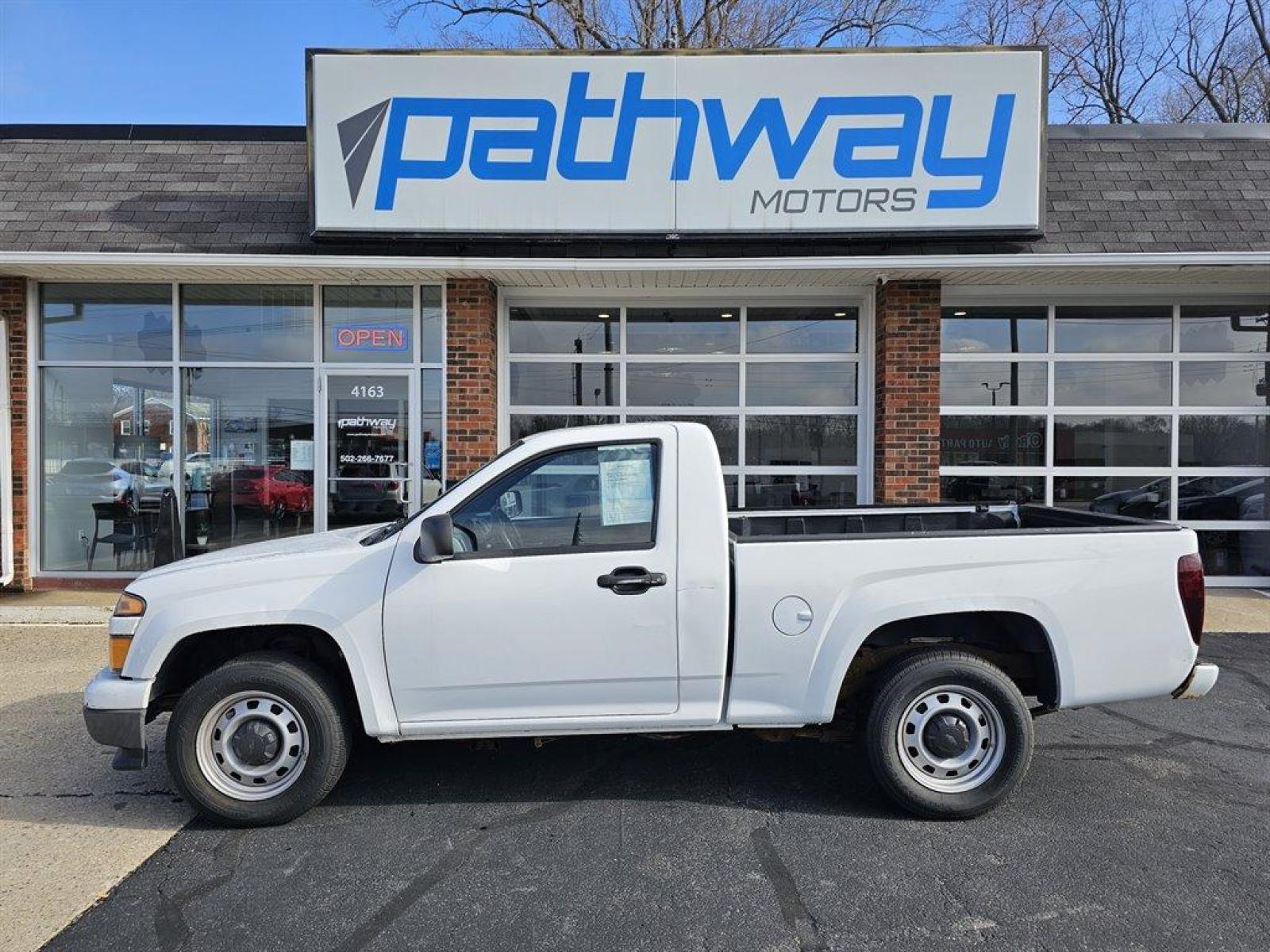 2012 White /Gray Chevrolet Colorado (1GCCSBF91C8) with an 2.9l I-4 SFI 2.9l engine, Auto transmission, located at 4163 Bardstown Rd, Louisville, KY, 40218, (502) 266-7677, 38.189991, -85.642418 - Photo #1
