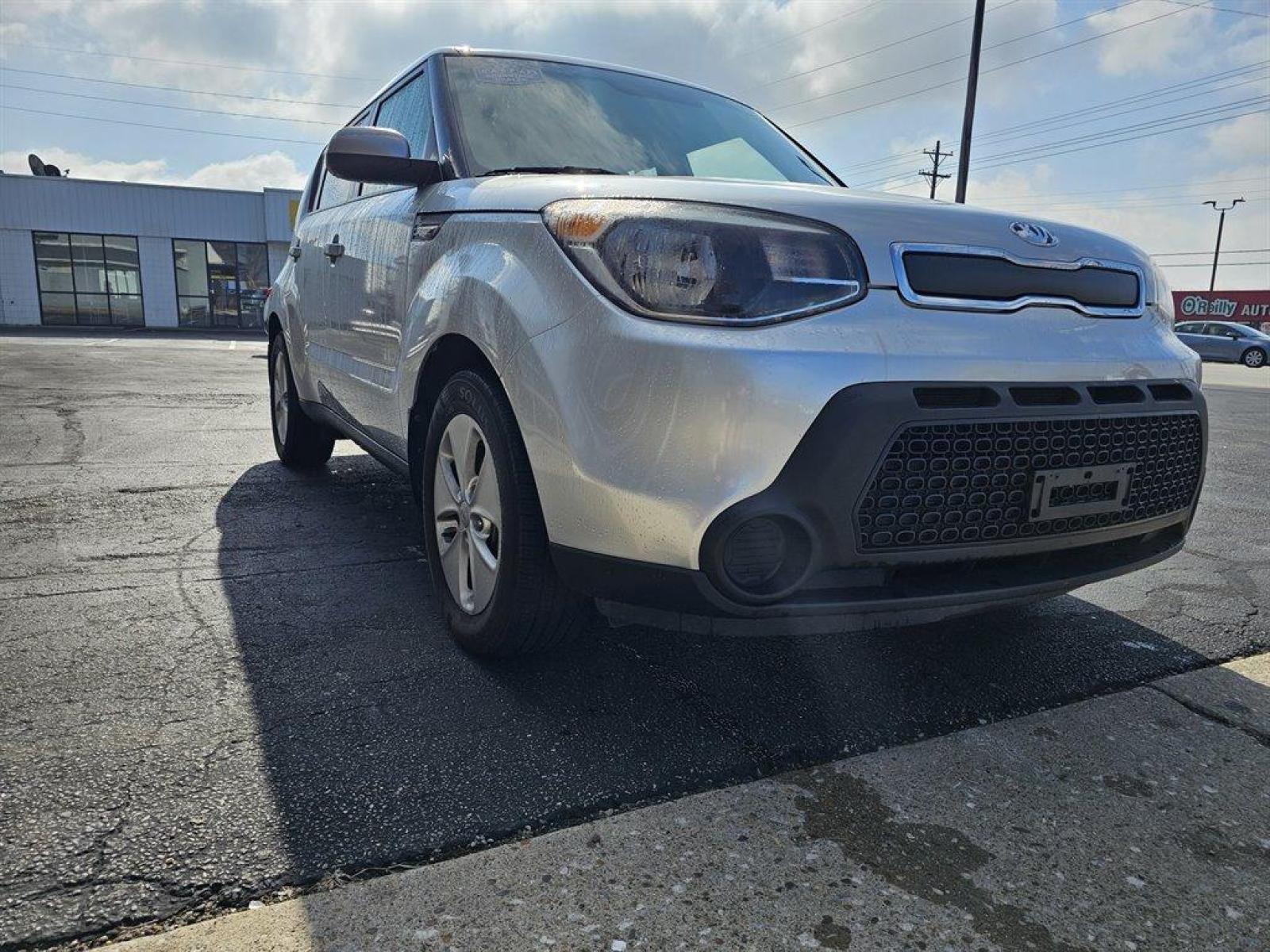 2014 Silver /Black Kia Soul (KNDJN2A29E7) with an 1.6l I-4 DI Dohc Cvvt 1.6 engine, Auto transmission, located at 4163 Bardstown Rd, Louisville, KY, 40218, (502) 266-7677, 38.189991, -85.642418 - The 2014 Soul comes in three trims. The base features a 1.6-liter four-cylinder engine with either a six-speed manual or automatic transmission. The Plus and top-of-the-line Exclaim come with a more powerful 2.0-liter and only with the automatic. I drove both the Plus and the Exclaim. - Photo #3