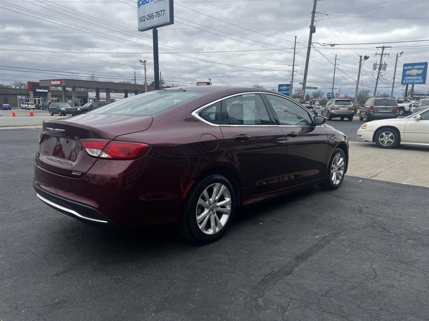 2015 Maroon /Black Chrysler 200 (1C3CCCAB6FN) with an 2.4l I-4 Smpi Dohc VVT 2. engine, Auto transmission, located at 4163 Bardstown Rd, Louisville, KY, 40218, (502) 266-7677, 38.189991, -85.642418 - Photo#4