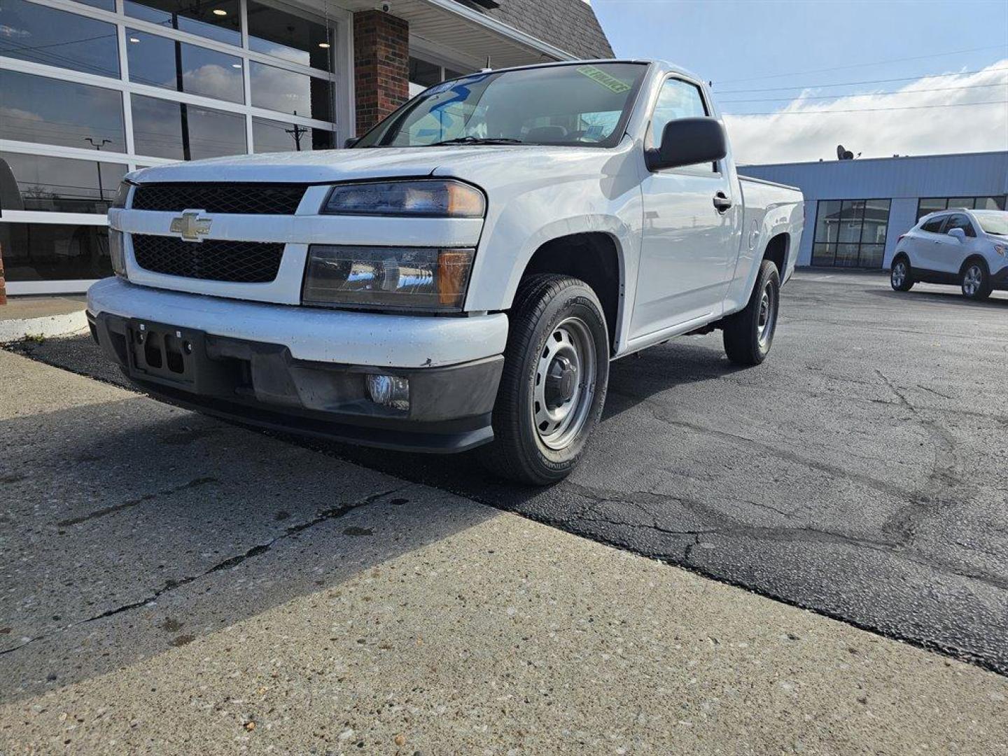 2012 White /Gray Chevrolet Colorado (1GCCSBF91C8) with an 2.9l I-4 SFI 2.9l engine, Auto transmission, located at 4163 Bardstown Rd, Louisville, KY, 40218, (502) 266-7677, 38.189991, -85.642418 - Photo#0