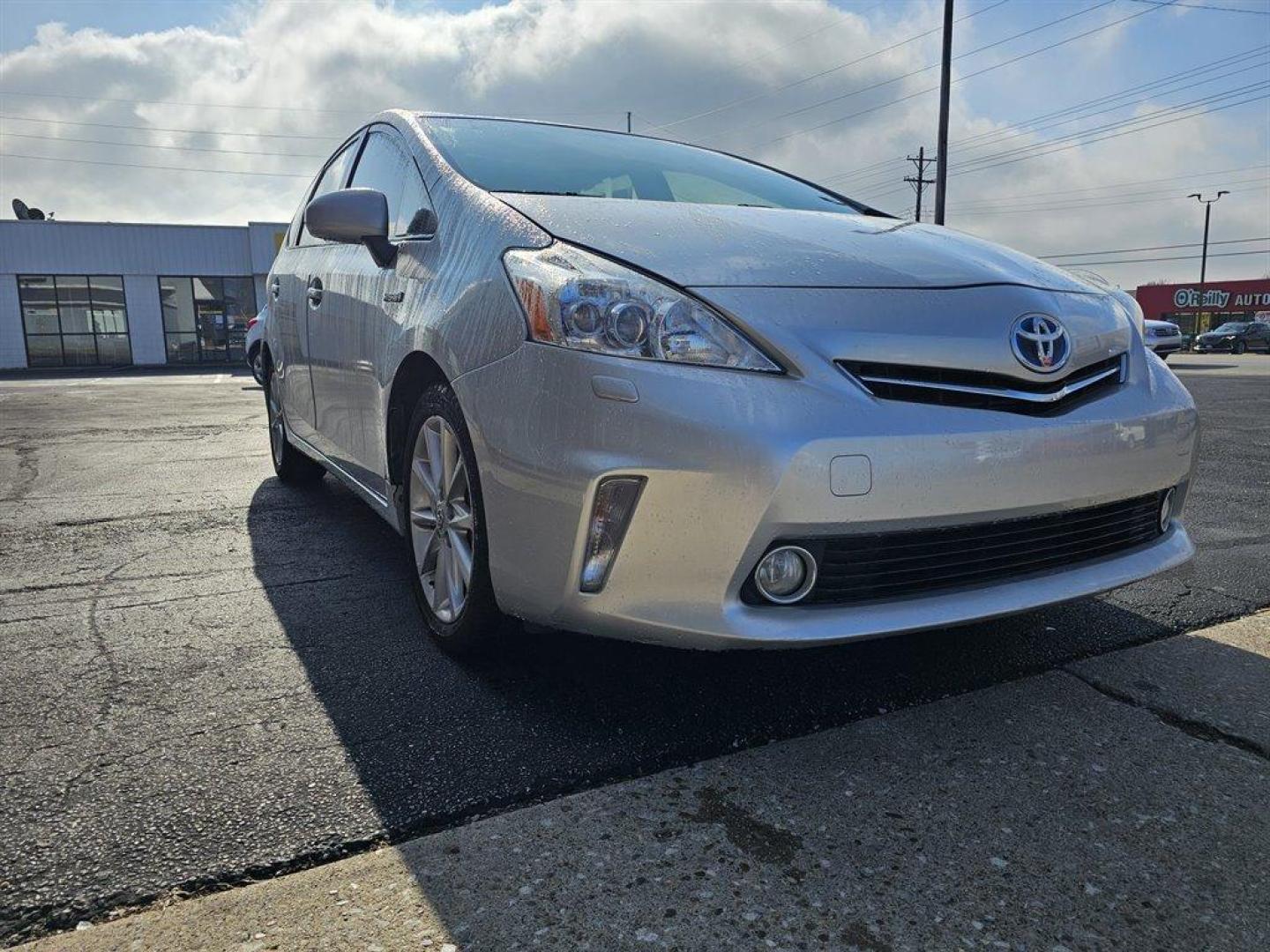 2013 Silver /Gray Toyota Prius V (JTDZN3EU8D3) with an 1.8l I-4 EFI Dohc Hybrid engine, Auto transmission, located at 4163 Bardstown Rd, Louisville, KY, 40218, (502) 266-7677, 38.189991, -85.642418 - Photo#3