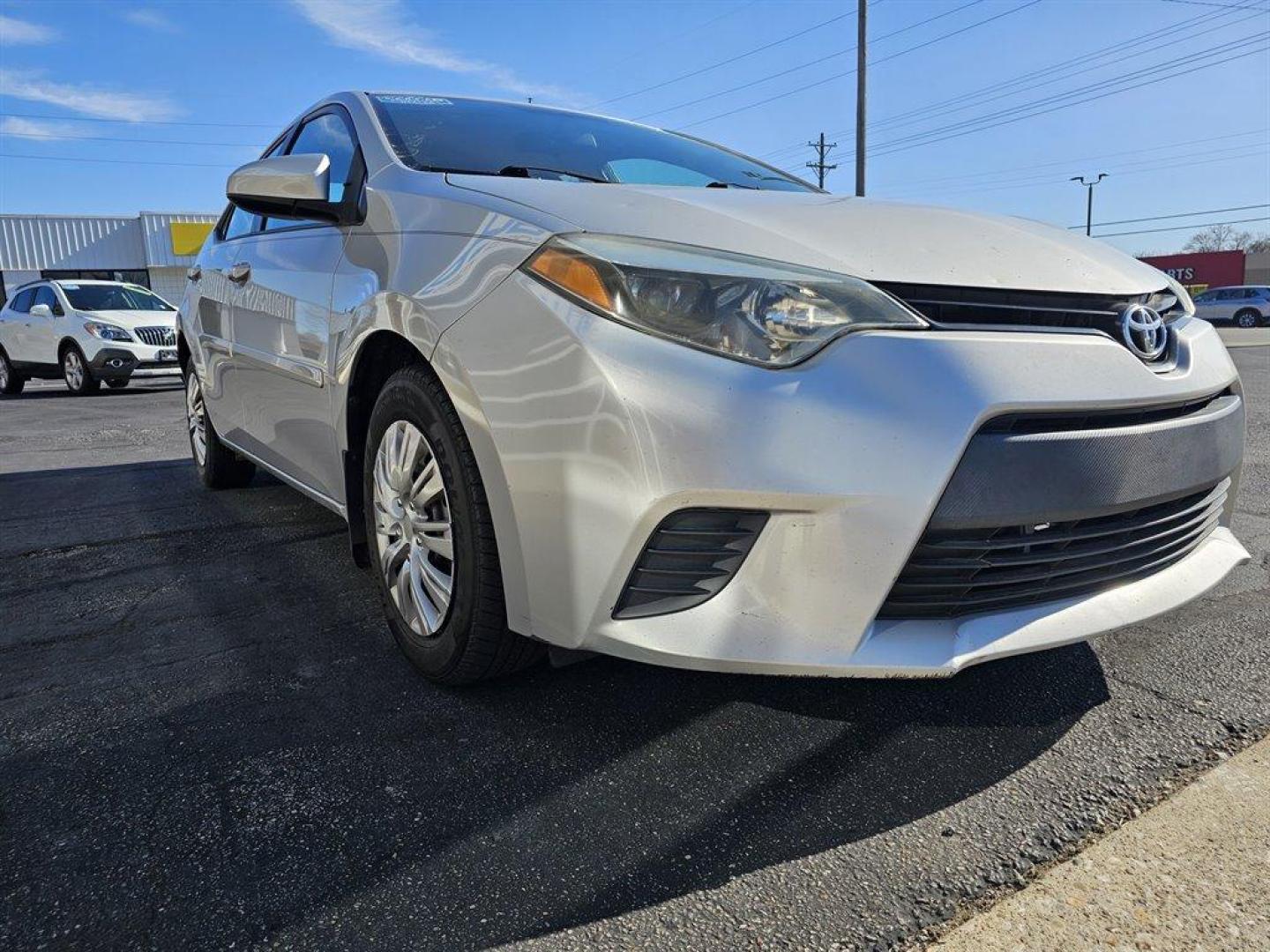 2015 Silver /Gray Toyota Corolla (2T1BURHE9FC) with an 1.8l I-4 EFI Dohc 1.8l engine, Auto transmission, located at 4163 Bardstown Rd, Louisville, KY, 40218, (502) 266-7677, 38.189991, -85.642418 - Photo#3