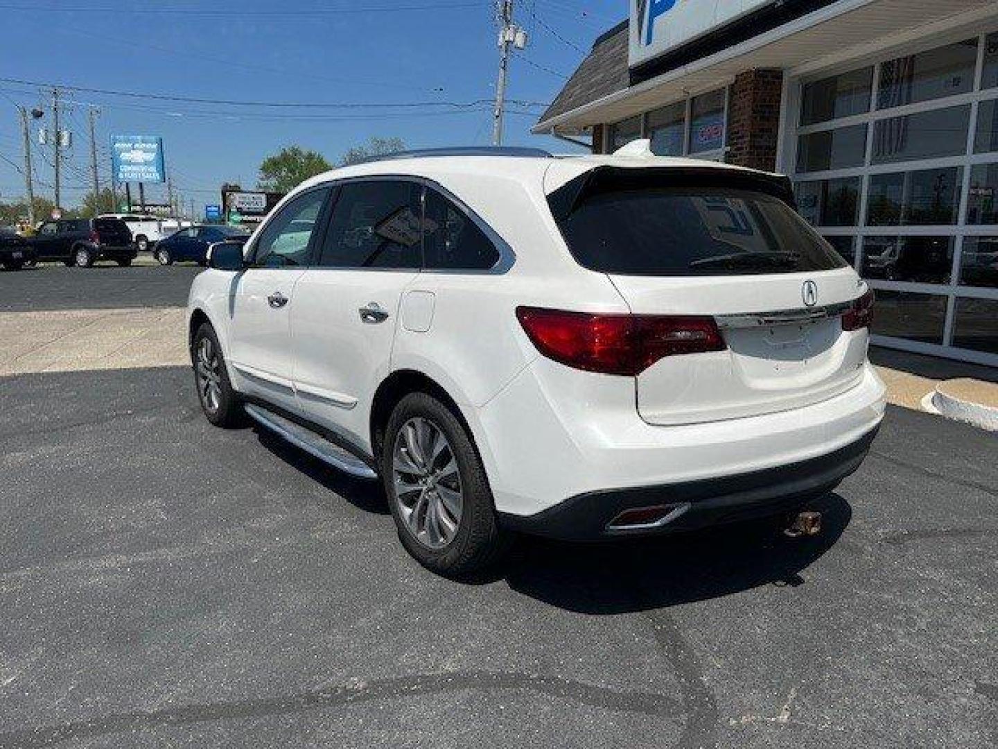 2014 White /Gray Acura MDX (5FRYD4H45EB) with an 3.5l V6 DI Sohc 3.5l engine, Auto transmission, located at 4163 Bardstown Rd, Louisville, KY, 40218, (502) 266-7677, 38.189991, -85.642418 - Photo#5